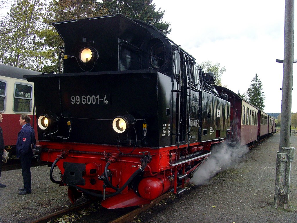 Abfahrbereiter Zug in Stiegem Oktober 2010