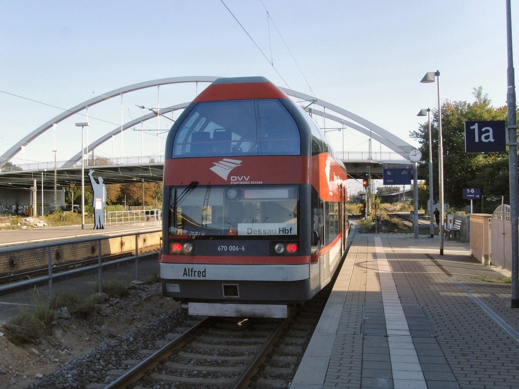 Bahnsteig 1a in Dessau Hbf - September 2009