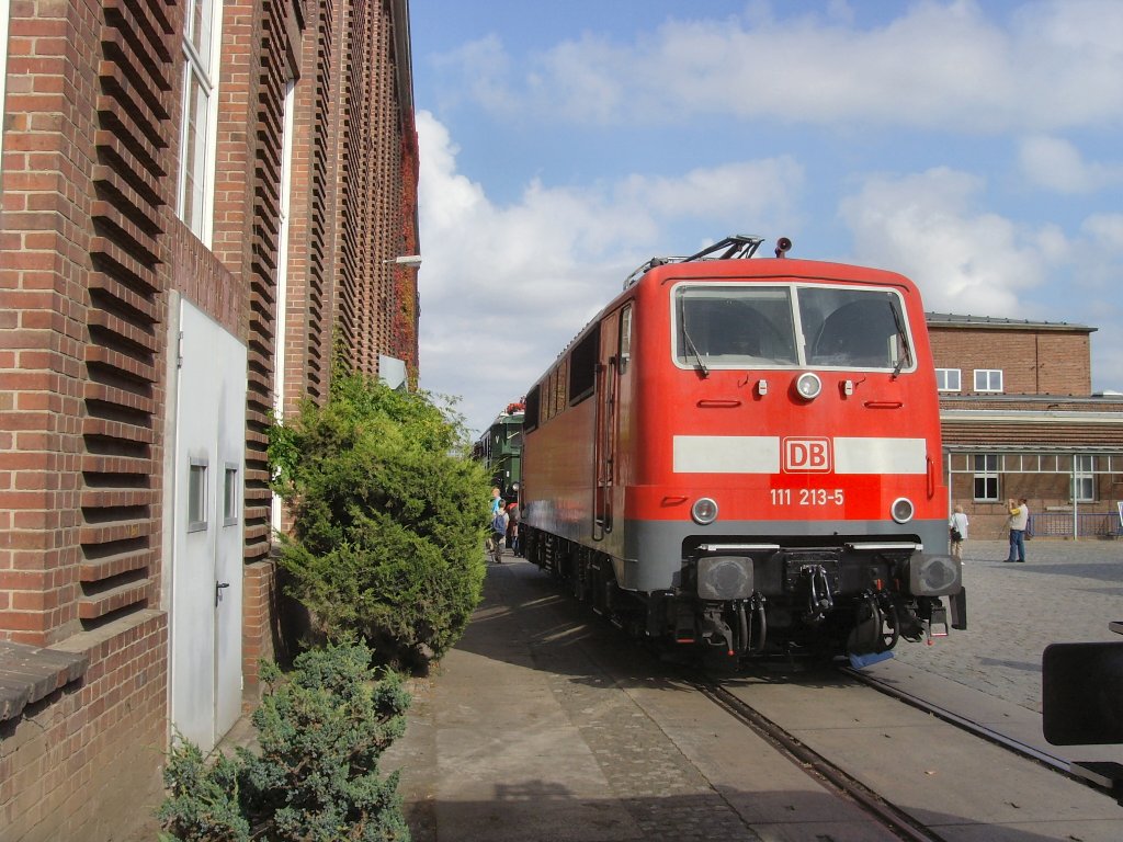 BR 111 im Aw Dessau, September 2009