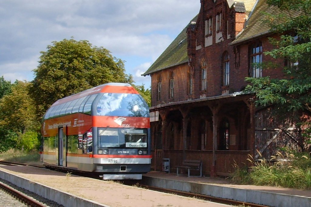 BR 670 und EG Bahnhof Oranienbaum, September 2009