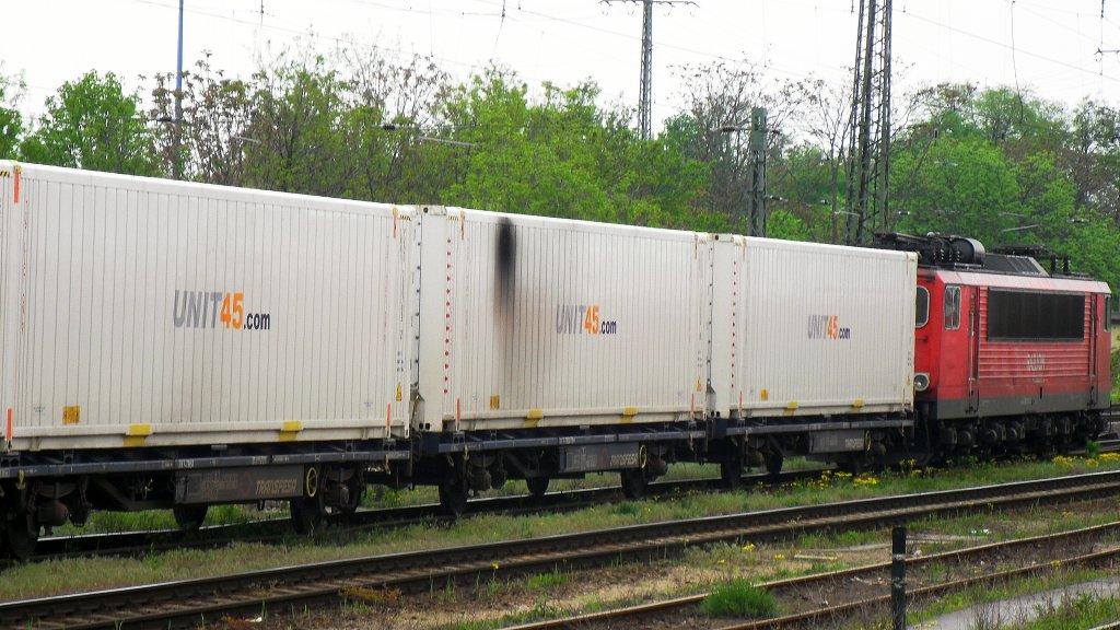 Containerzug in Magdeburg