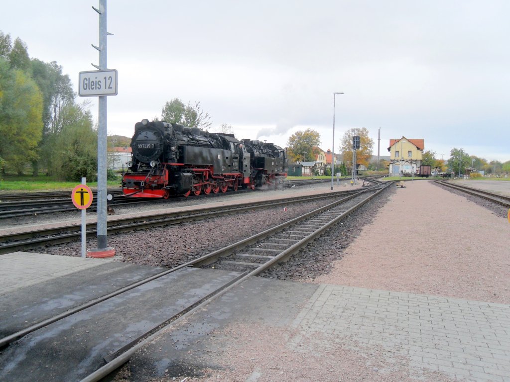 Rangierfahrt in Gernrode, vorn Lok der Harzquerbahn, Oktober 2010