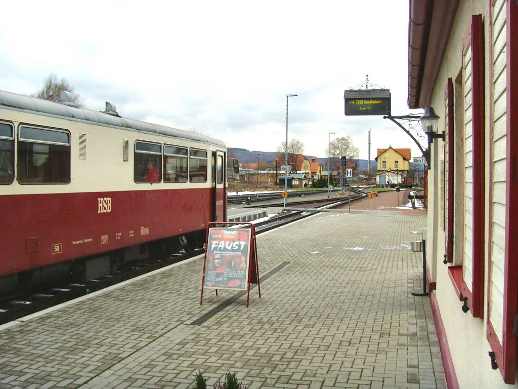 Triebwagen in Gernrode, Dezember 2009