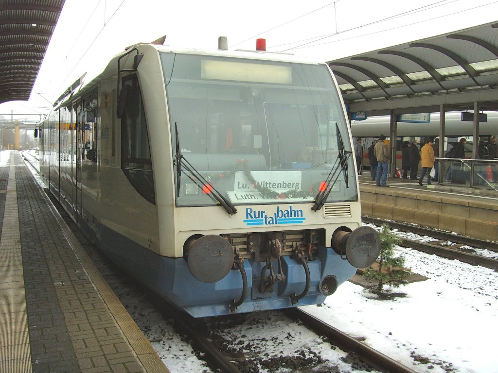 Tw der Rurtalbahn in Lutherstadt Wittenberg, 23.12.2009