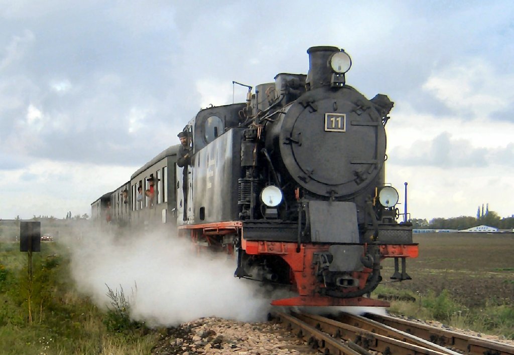 Zug mit Lok 11 unterwegs, Oktober 2005